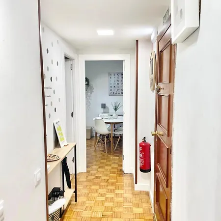 Tranquilidad Al Lado Del Centro Parking Incluido Appartamento *